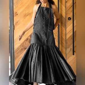 Denim maxi hi lo jumper.This dress runs very long.